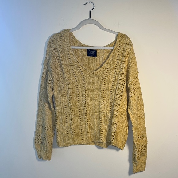 Abercrombie & Fitch Yellow Crochet Long Sleeved V-Neck Sweater, Size Medium - Picture 2 of 7